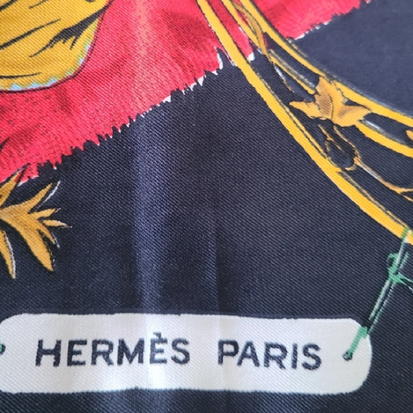 🌟🌟🌟HERMES PARIS ALSACE 100% SILK SCARF🌟🌟🌟 - Picture 7 of 9